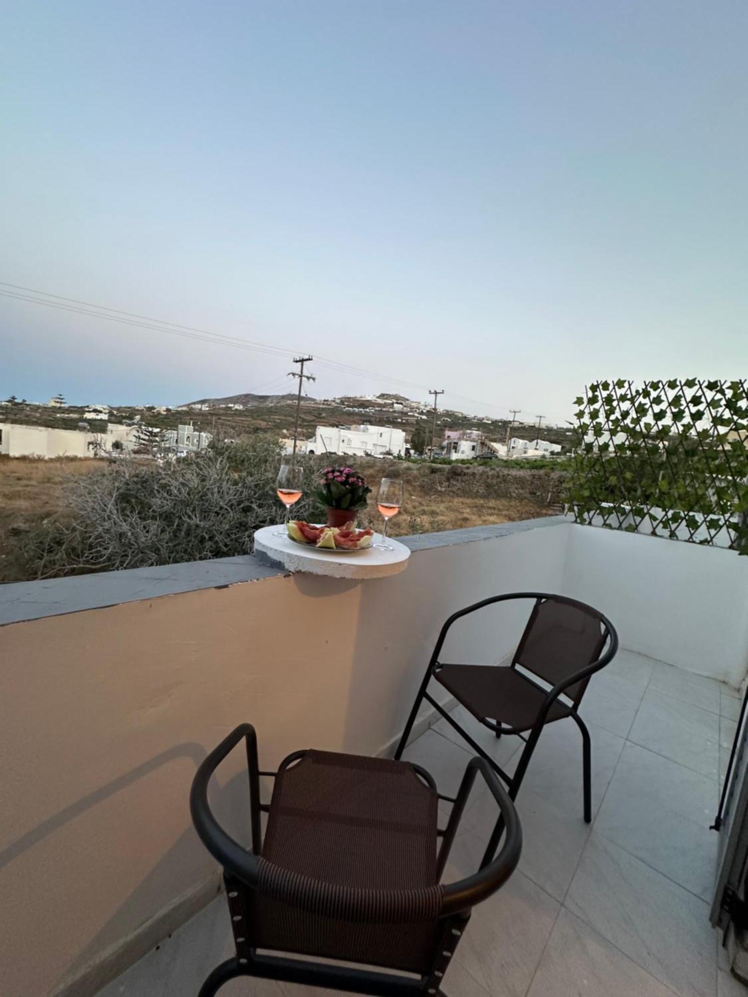 Nicole Rooms Santorini Vóthon 外观 照片